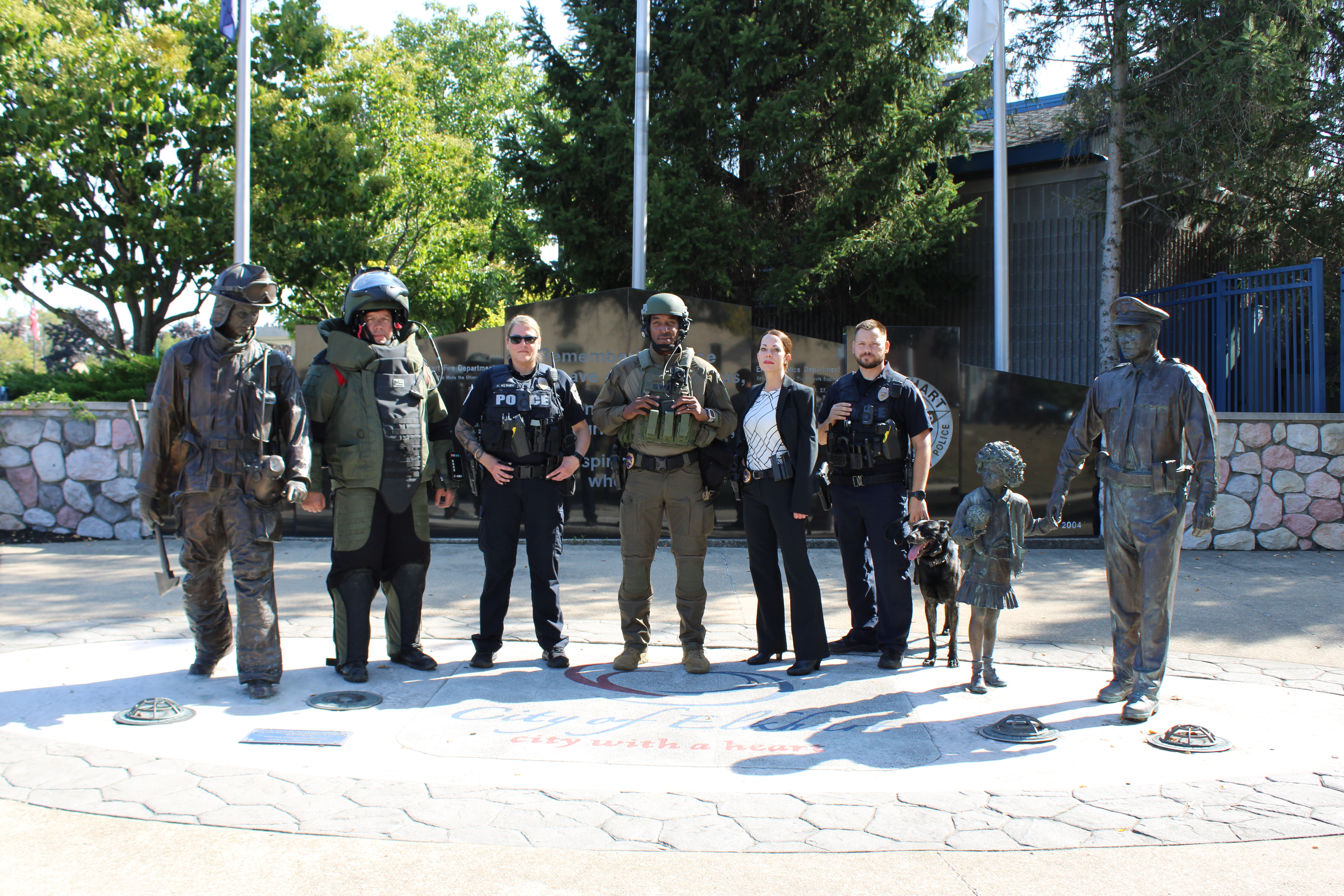 Police in Specialty Uniforms, Police Memorial